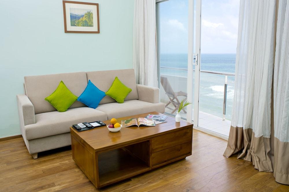 Ocean Edge Suites & Hotel Colombo Ngoại thất bức ảnh