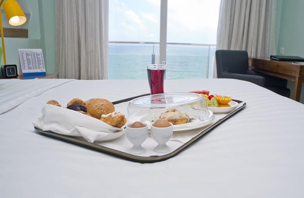 Ocean Edge Suites & Hotel Colombo Ngoại thất bức ảnh