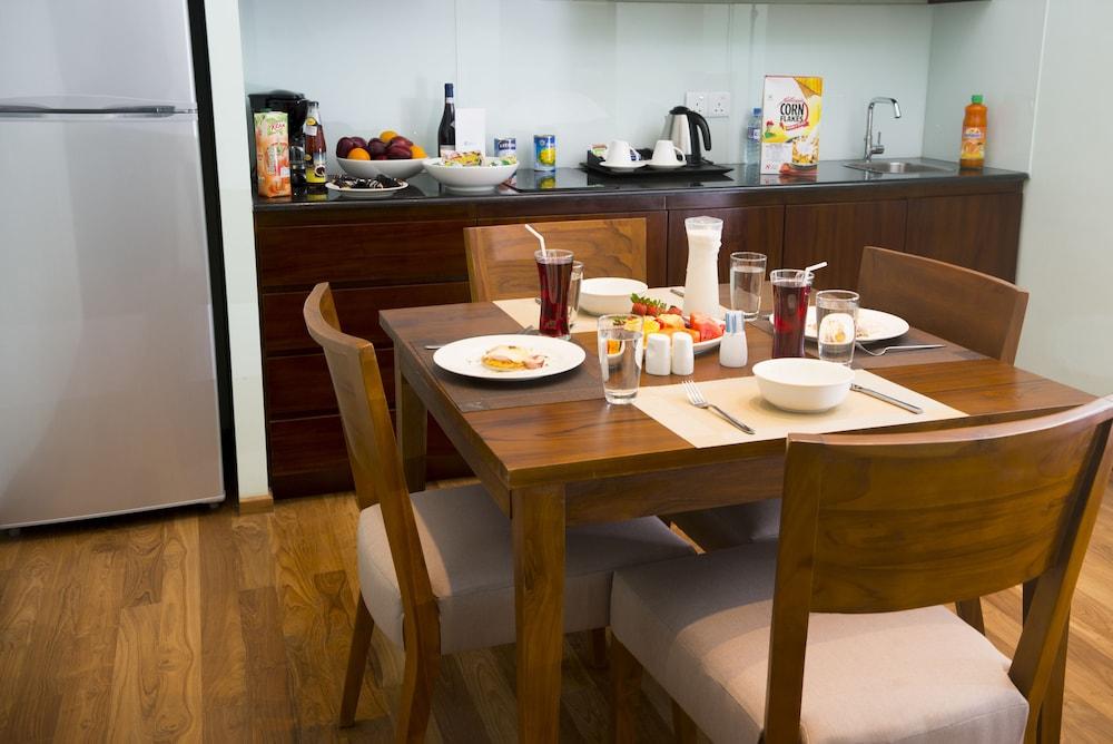Ocean Edge Suites & Hotel Colombo Ngoại thất bức ảnh