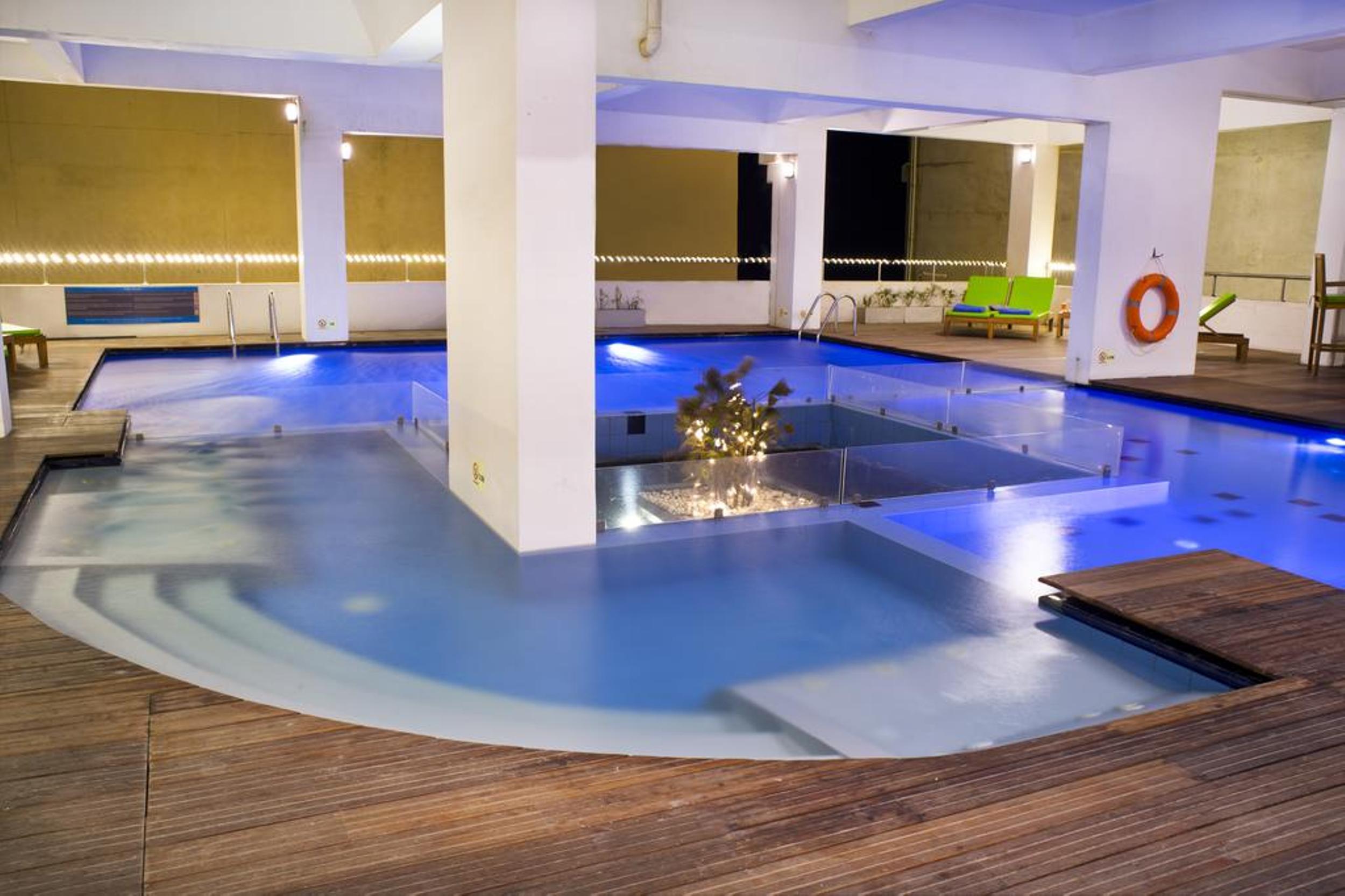 Ocean Edge Suites & Hotel Colombo Ngoại thất bức ảnh