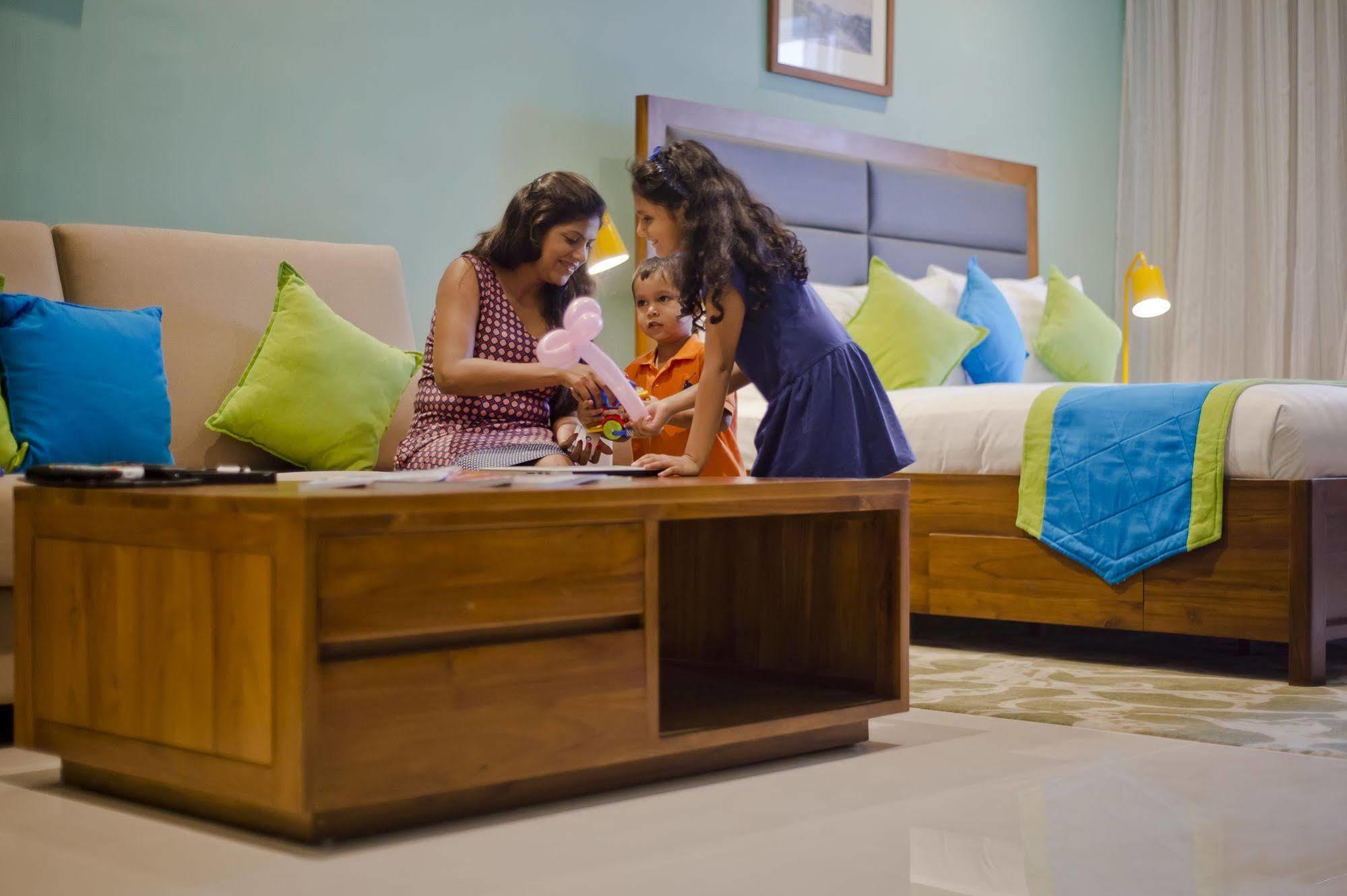 Ocean Edge Suites & Hotel Colombo Ngoại thất bức ảnh